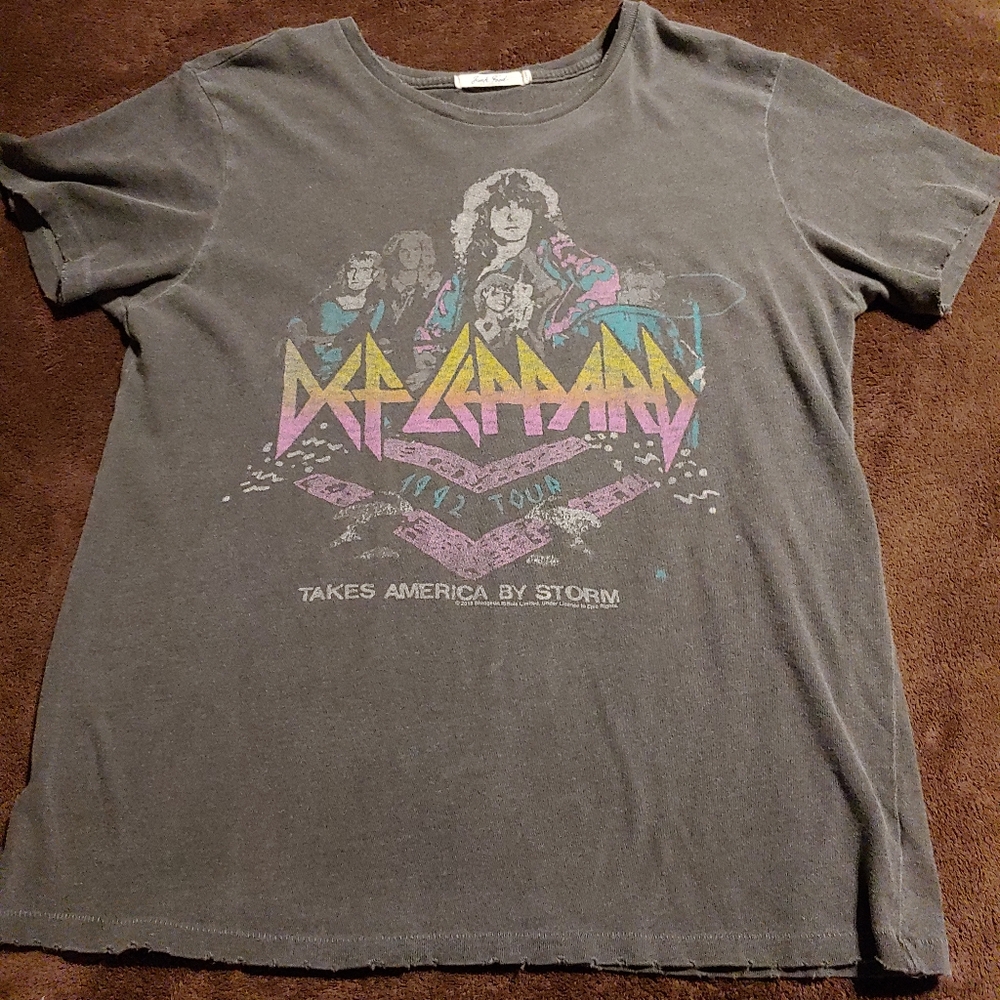 Def Leppard tshirt